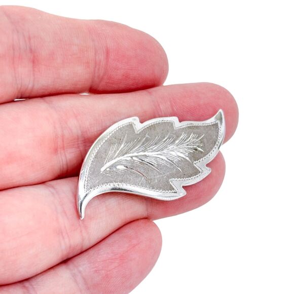 Vintage Sterling Silver 925 Engraved Leaf Brooch - Picture 1 of 6